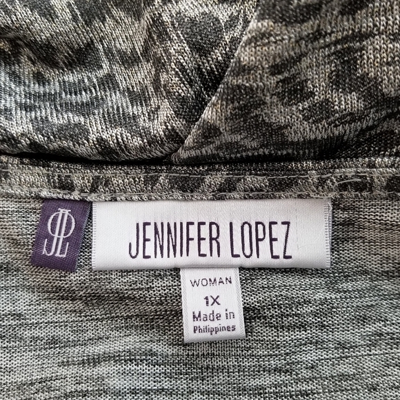 Jennifer Lopez gray animal print wrap style 3/4 sleeve top women's size 1X - Picture 4 of 9